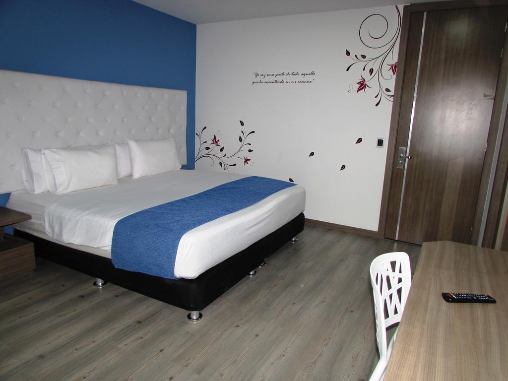 Aw Hotel Plaza Miranda بوغوتا الغرفة الصورة